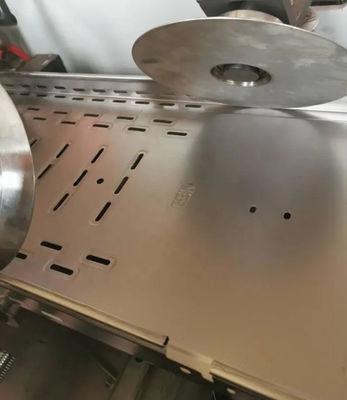 Beli 1m/Mn - 30m/Mn Mesin Membentuk Ronde Cable Tray Mesin Membuat Cable Tray OEM online manufacture